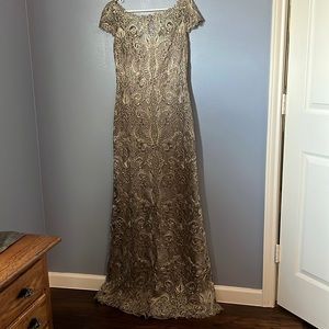 Mother of bride/groom full length dress. Tadashi Shoji size 8. Color taupe
